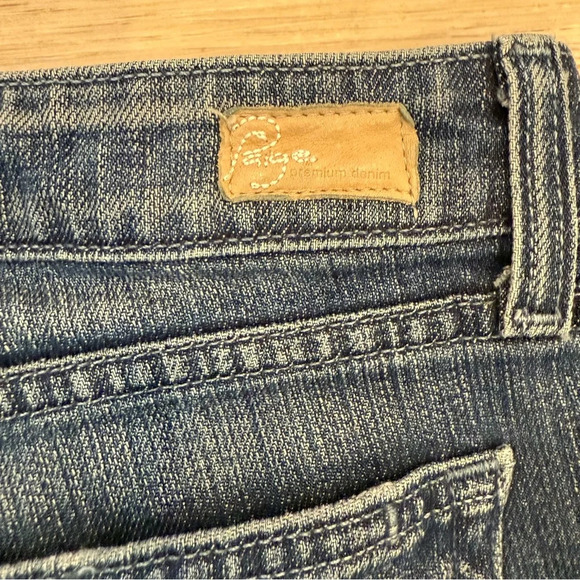 Paige Premium Dark Denim Roxbury Stretch Mid-rise Distressed Straight Leg 29 EUC - Picture 6 of 13